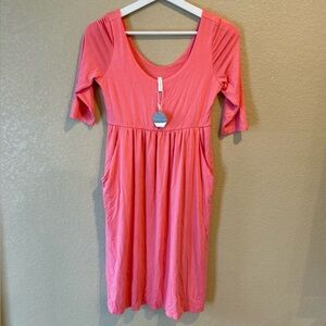 Pinkblush Maternity NWT Vibrant Pink Dress with Scoop Neck and Pockets Size S
